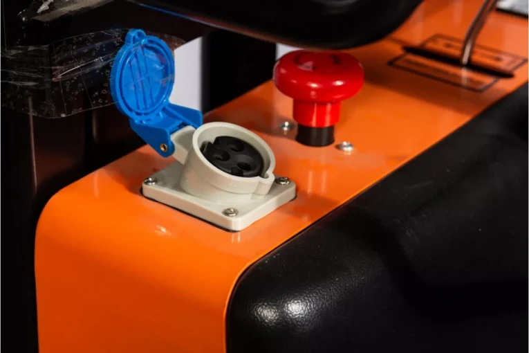 Штабелер с электроподъемом 1 т - 2 м Вилы: 1100 , Гелевая АКБ, SPN1020 SIBLINE купить в Ухте Штабелер с электроподъемом 1 т - 2 м Вилы: 1100 , Гелевая АКБ, SPN1020 SIBLINE купить в Ухте