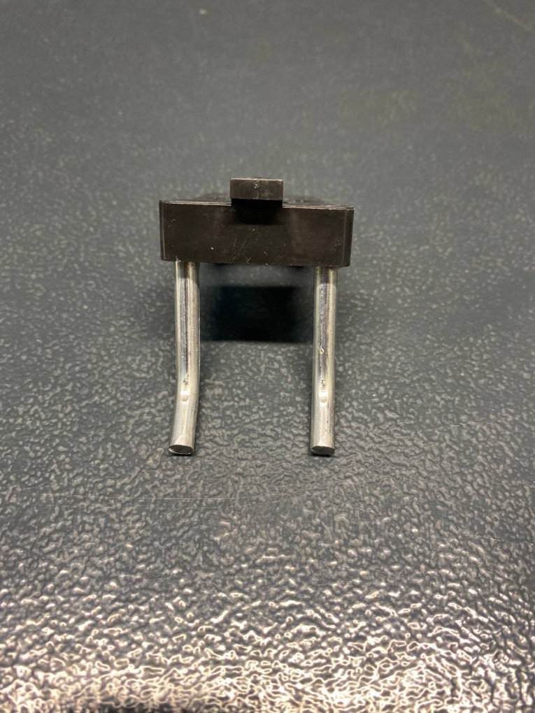 Крючок двойной 38 мм купить в Ухте