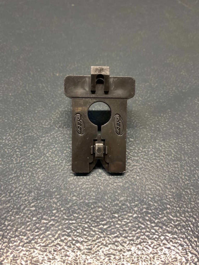 Крючок двойной 38 мм купить в Ухте