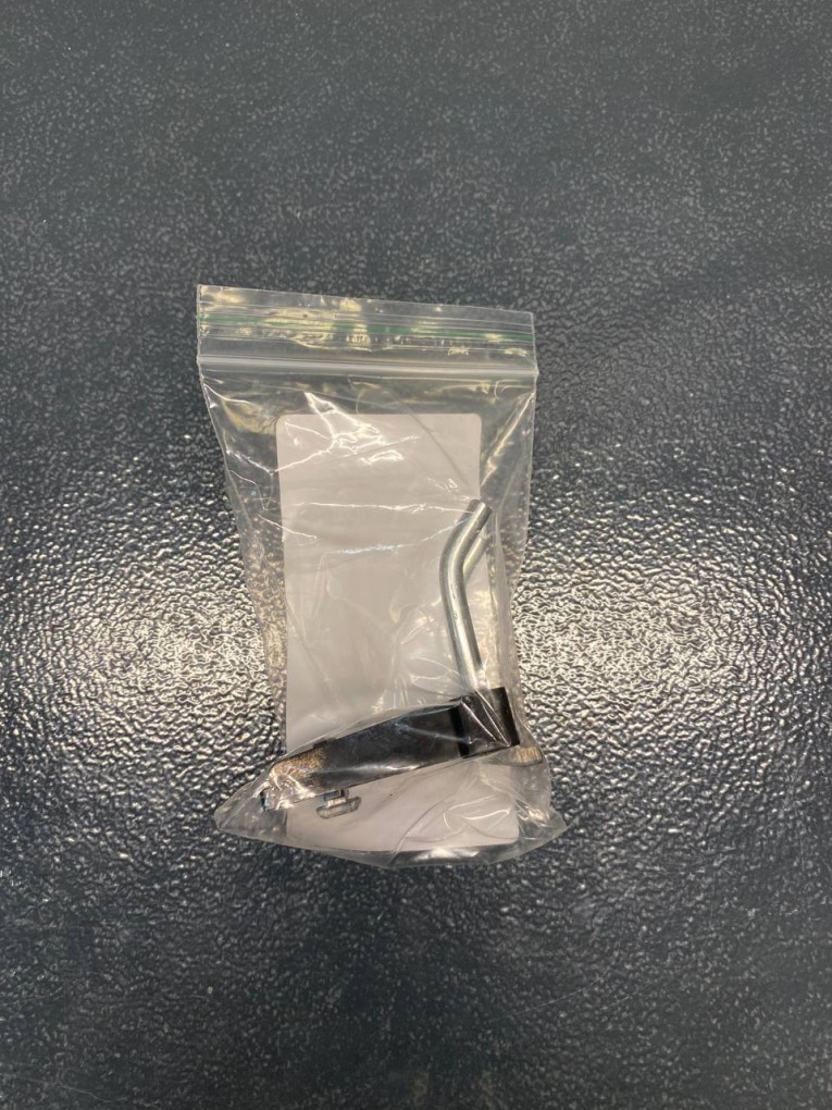 Крючок двойной 38 мм купить в Ухте