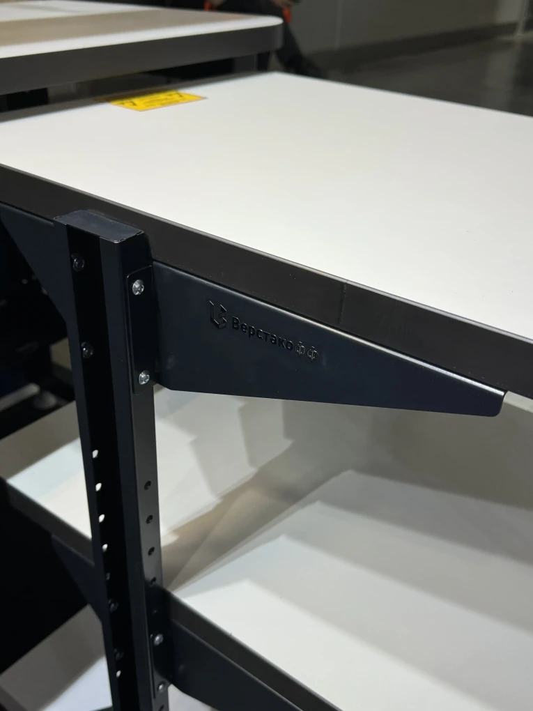 Подкатной антистатический стол SPC A купить в Ухте