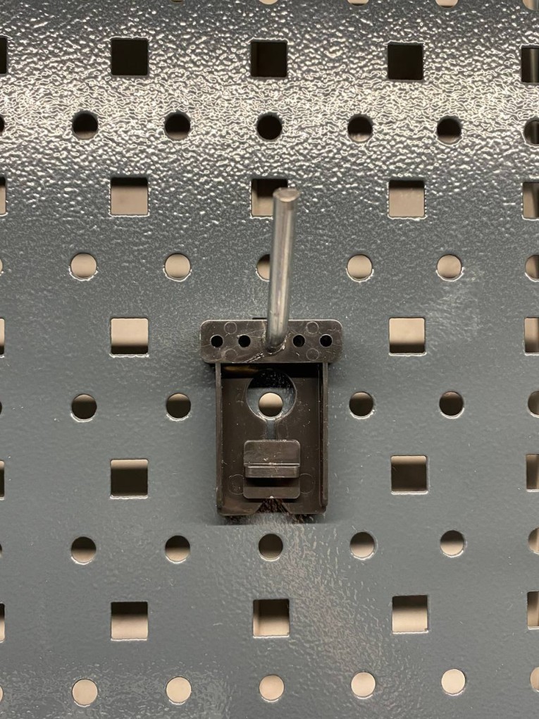 Крючок наклонный 50 мм купить в Ухте