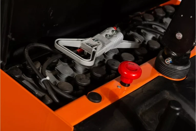 Штабелер электрический самоходный 1,5 т - 3,6 м Вилы: 1150 , АКБ Свинцово - кислотная, CL1536W SIBLINE купить в Ухте