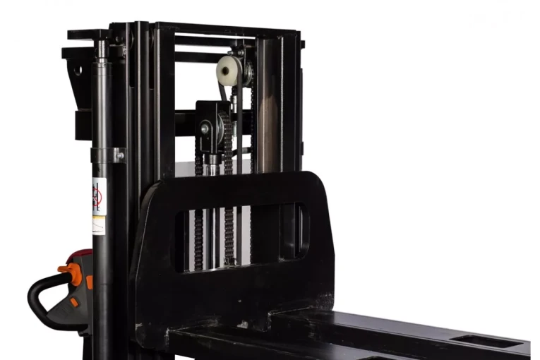 Штабелер электрический самоходный 1,6 т - 4,6 м Вилы: 1150 , АКБ Свинцово - кислотная, CL1646GP SIBLINE купить в Ухте